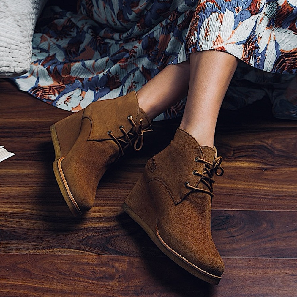 BarePaw Brown Suede Upper Wool Lining Astoria Wedge Lace Up Ankle Boots/Booties